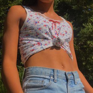 white w blue & red floral tank lace trim